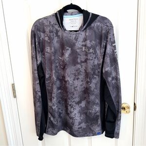 Huk Men's  Fishing Hoodie Like New Gray Camo Performance Hoodie Size L